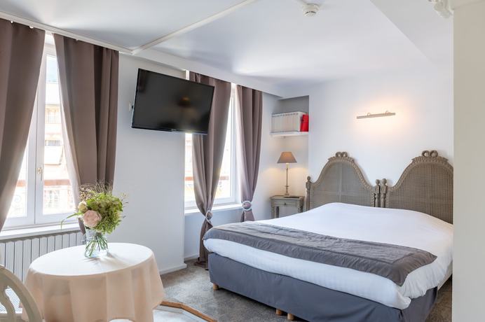 Imagen de la habitación del Hotel de la Mairie. Foto 6