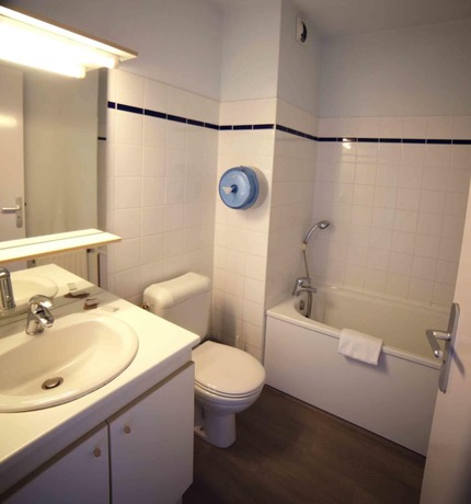 Imagen de la habitación del Hotel de la Poste, La Cavalerie. Foto 12