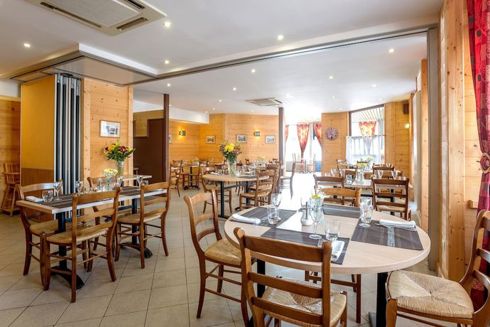 Imagen del bar/restaurante del Hotel de la Poste, La Condamine. Foto 4