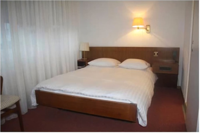Imagen de la habitación del Hotel de la Poste, MARTIGNY. Foto 7