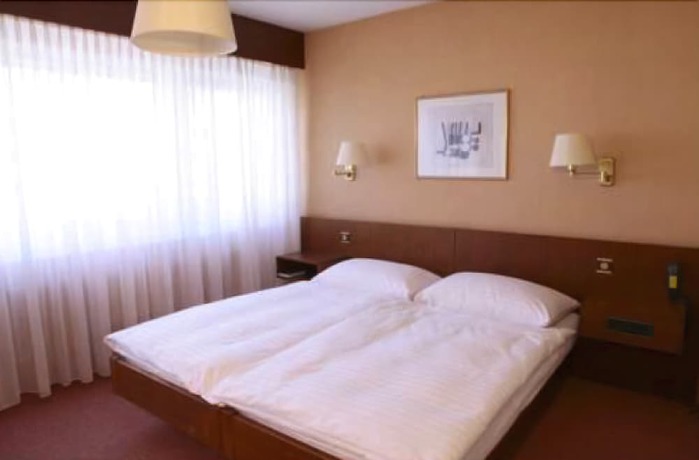 Imagen de la habitación del Hotel de la Poste, MARTIGNY. Foto 8