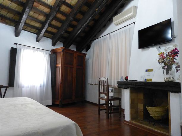 Imagen de la habitación del Hotel del Arbol. Foto 7