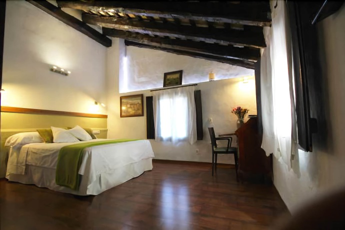 Imagen de la habitación del Hotel del Arbol. Foto 13