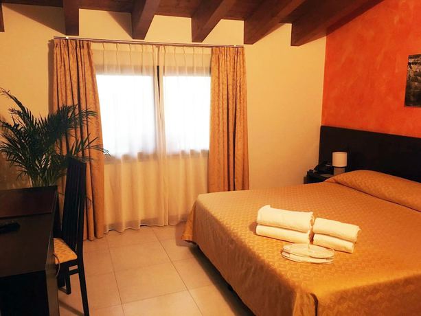 Imagen de la habitación del Hotel del Brembo. Foto 11