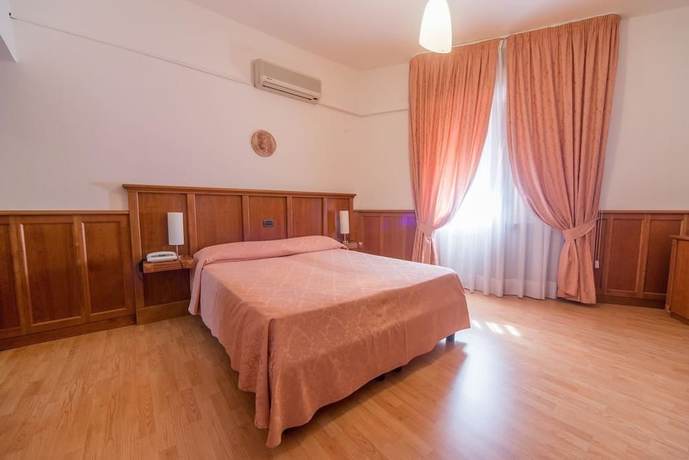 Imagen de la habitación del Hotel del Camerlengo. Foto 15