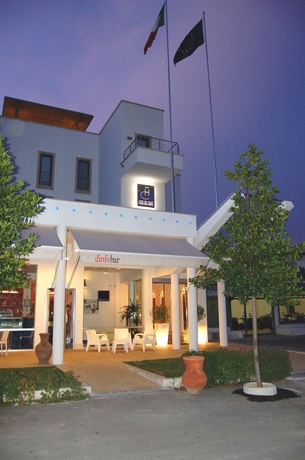 Imagen general del Hotel del Conte, Fondi. Foto 3
