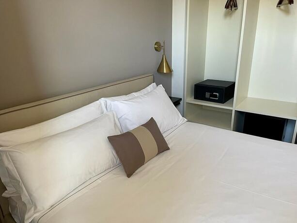 Imagen de la habitación del Hotel del Conte, Laveno-Mombello. Foto 17