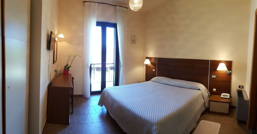 Imagen de la habitación del Hotel del Lago Ampollino. Foto 14