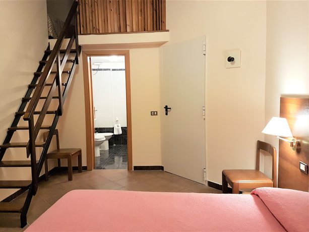 Imagen de la habitación del Hotel del Lago Ampollino. Foto 15