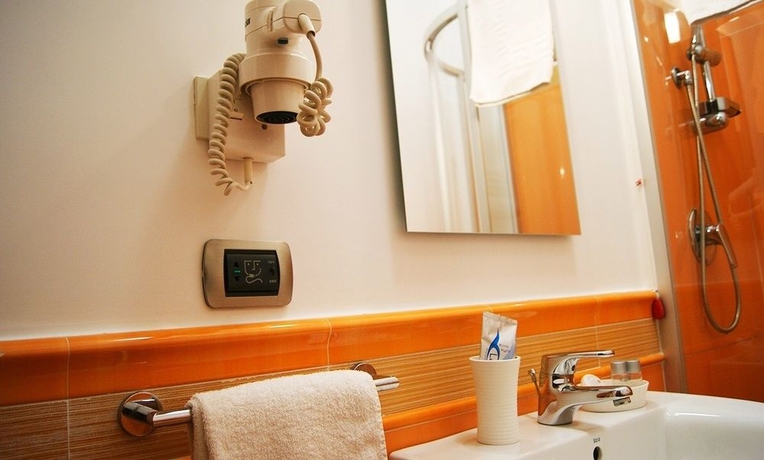Imagen de la habitación del Hotel del Mare, Aeropuerto de Roma-Fiumicino. Foto 6