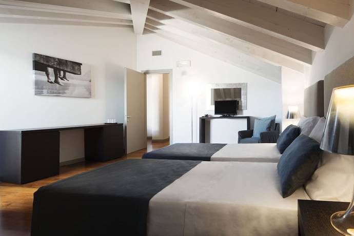 Imagen de la habitación del Hotel del Porto, Torri Del Benaco. Foto 9