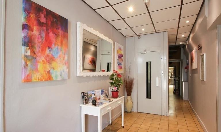 Imagen de los interiores del Hotel des 2 Nations. Foto 20