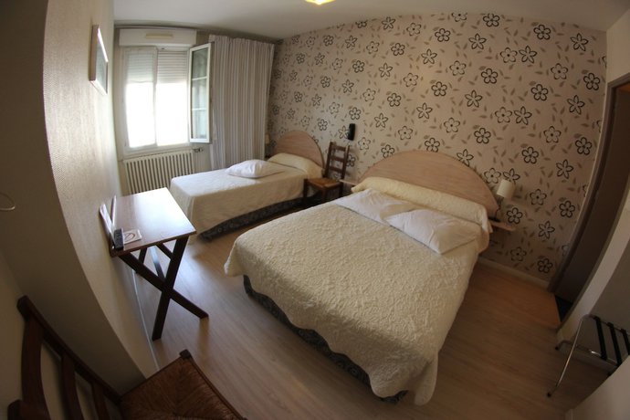 Imagen de la habitación del Hotel des Arts, Montpellier. Foto 15