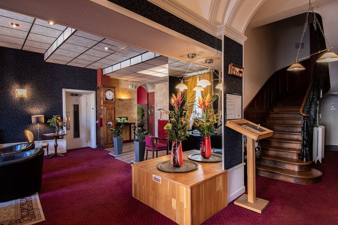 Imagen de los interiores del Hotel des Bains, AIX LES BAINS. Foto 19