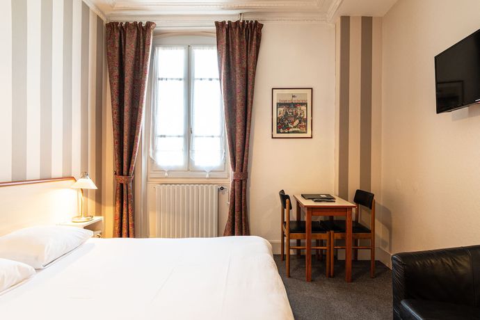 Imagen de la habitación del Hotel des Bains, AIX LES BAINS. Foto 16