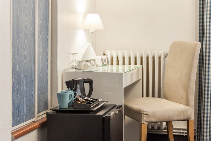 Imagen de la habitación del Hotel des Cayrons. Foto 9