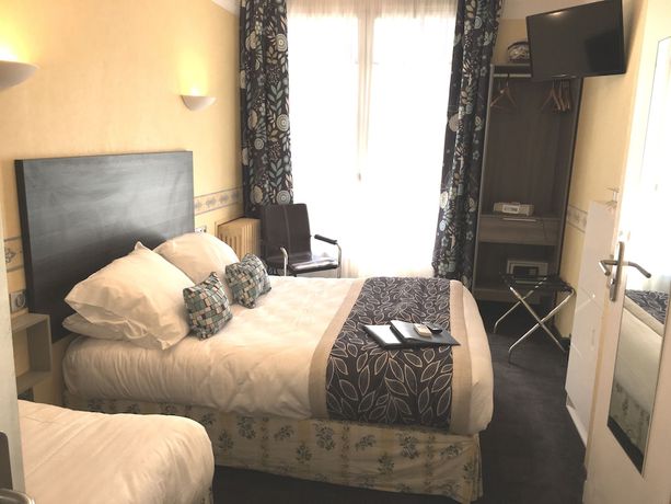 Imagen de la habitación del Hotel des Cayrons. Foto 11