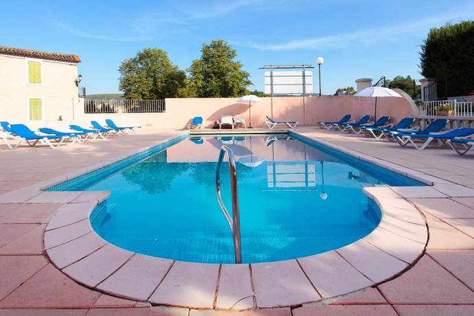 Imagen de la piscina del Hotel des Colonnes. Foto 17