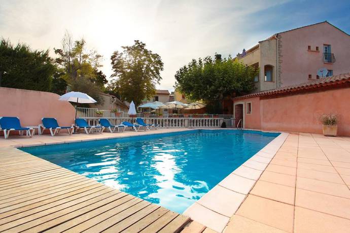 Imagen de la piscina del Hotel des Colonnes. Foto 19
