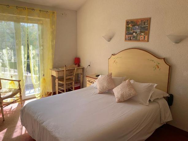 Imagen de la habitación del Hotel des Colonnes. Foto 10