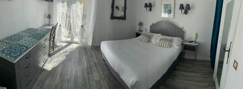 Imagen de la habitación del Hotel des Colonnes. Foto 11