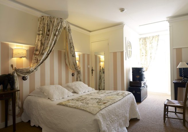 Imagen de la habitación del Hotel des Deux Rocs. Foto 8