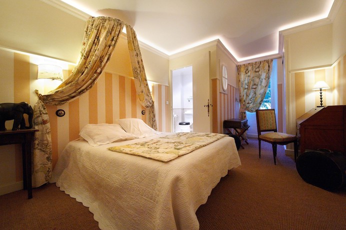 Imagen de la habitación del Hotel des Deux Rocs. Foto 10