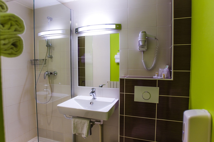 Imagen de la habitación del Hotel des Halles. Foto 10