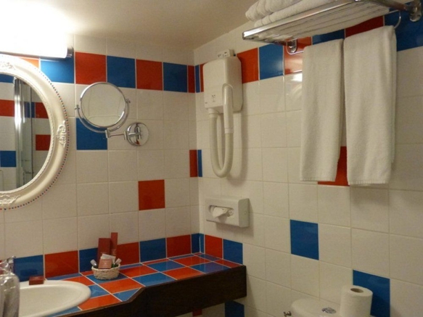 Imagen de la habitación del Hotel des Orf&egrave;vres. Foto 6