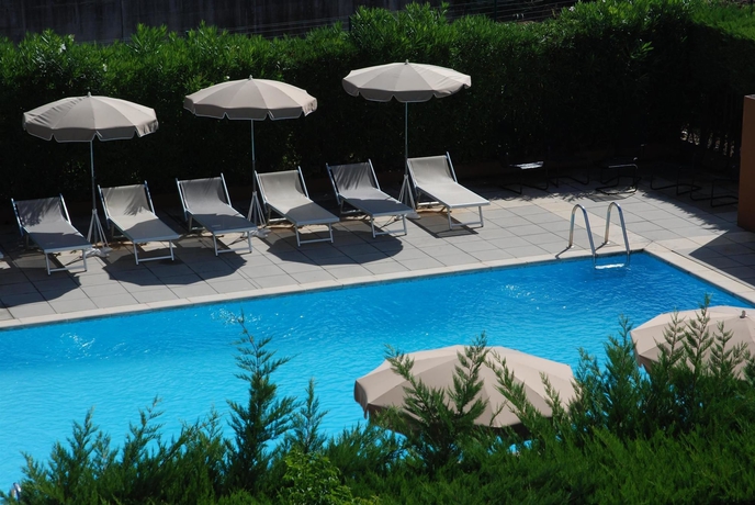 Imagen de la piscina del Hotel des Victoires by Sonih. Foto 15