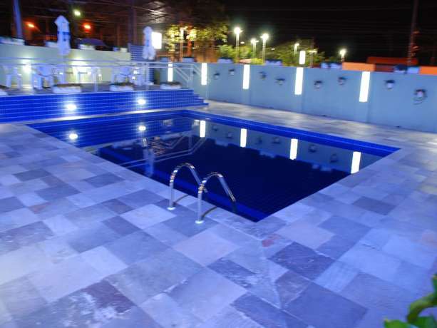 Imagen de la piscina del Hotel do Sol Executive. Foto 18