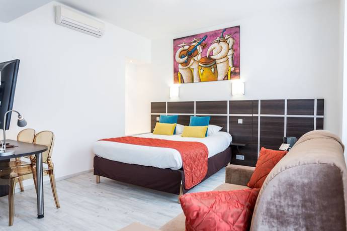 Imagen de la habitación del Hotel du Centre, Gramat. Foto 11
