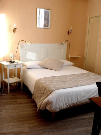 Imagen de la habitación del Hotel du Chateau, Vitre. Foto 3