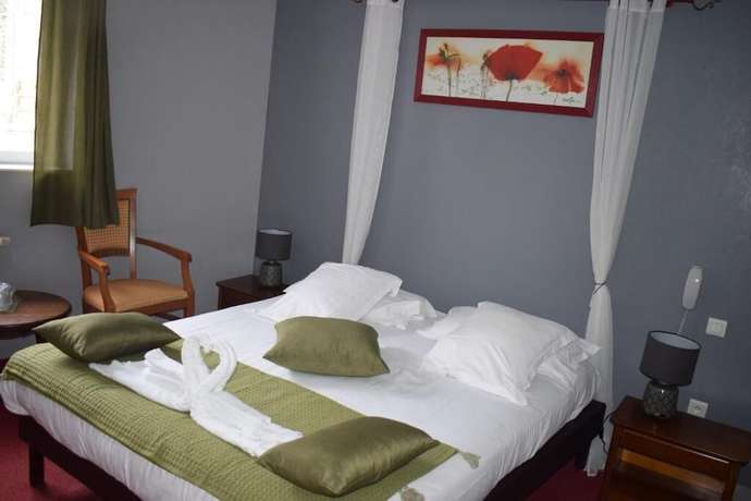 Imagen de la habitación del Hotel du Chateau, Vitre. Foto 5