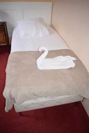 Imagen de la habitación del Hotel du Chateau, Vitre. Foto 6