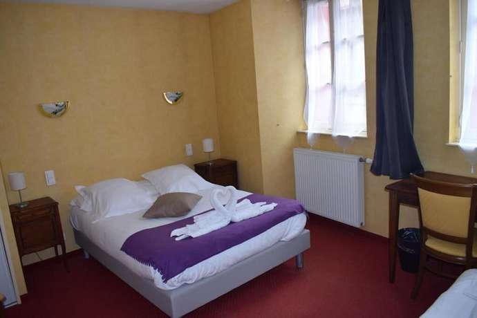 Imagen de la habitación del Hotel du Chateau, Vitre. Foto 8