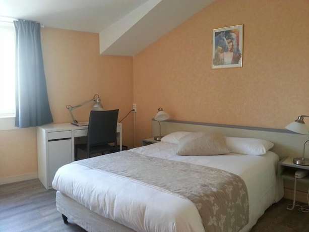 Imagen de la habitación del Hotel du Chateau, Vitre. Foto 9