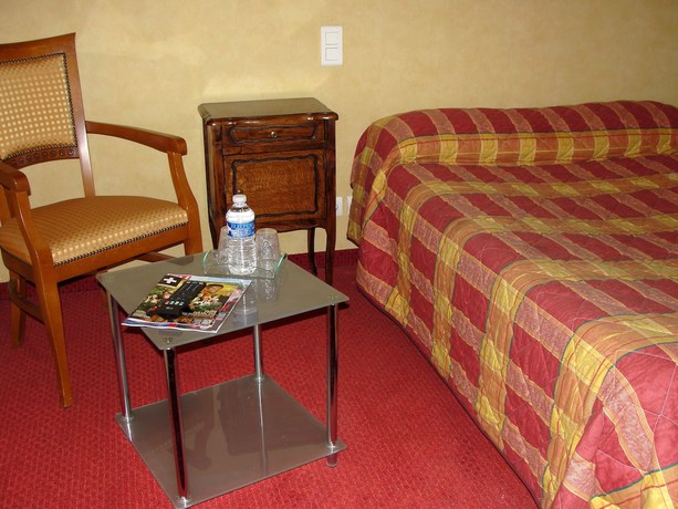 Imagen de la habitación del Hotel du Chateau, Vitre. Foto 10