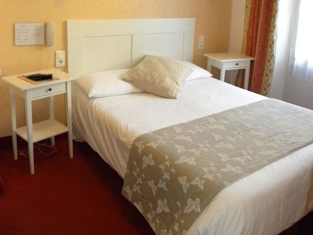 Imagen de la habitación del Hotel du Chateau, Vitre. Foto 11