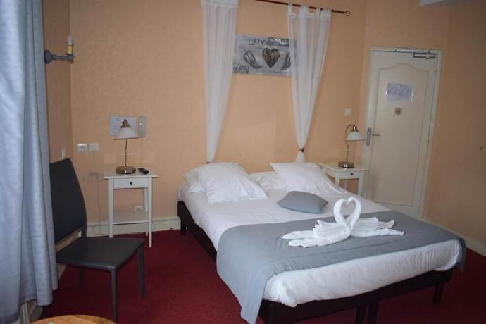 Imagen de la habitación del Hotel du Chateau, Vitre. Foto 14