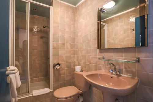 Imagen de la habitación del Hotel du Commerce, Creancey. Foto 7