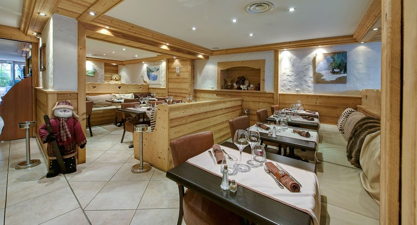 Imagen del bar/restaurante del Hotel du Commerce, Le Turban. Foto 4