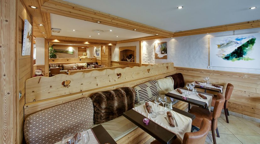 Imagen del bar/restaurante del Hotel du Commerce, Le Turban. Foto 10