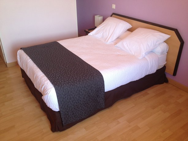 Imagen de la habitación del Hotel du Lauragais. Foto 16