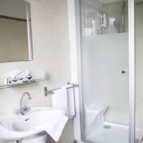 Imagen de la habitación del Hotel du Midi, ANNONAY. Foto 14