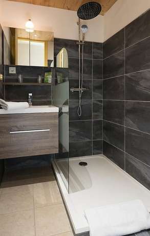 Imagen de la habitación del Hotel du Midi, Th&ocirc;nes. Foto 4