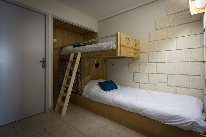 Imagen de la habitación del Hotel du Midi, Th&ocirc;nes. Foto 8