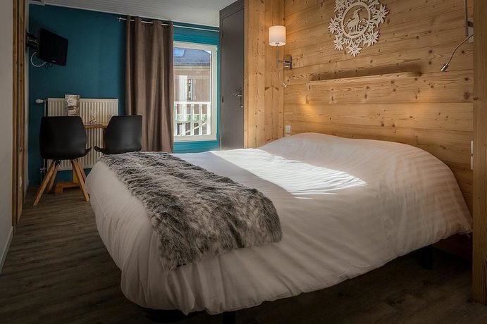 Imagen de la habitación del Hotel du Midi, Th&ocirc;nes. Foto 11