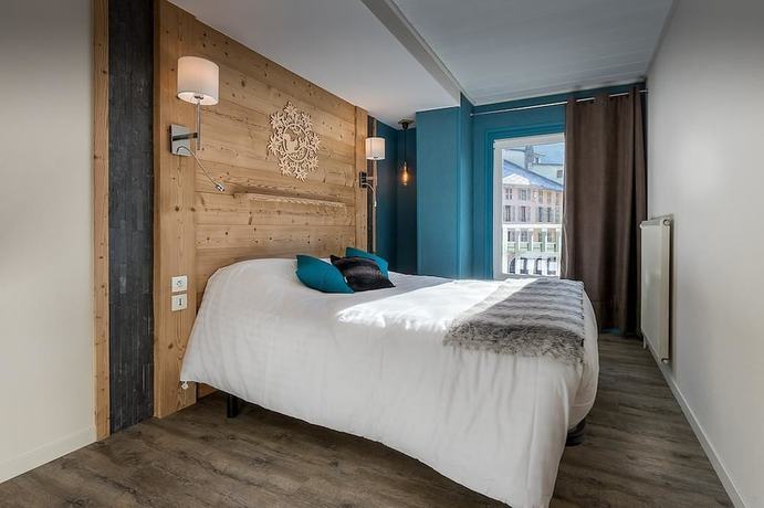 Imagen de la habitación del Hotel du Midi, Th&ocirc;nes. Foto 12