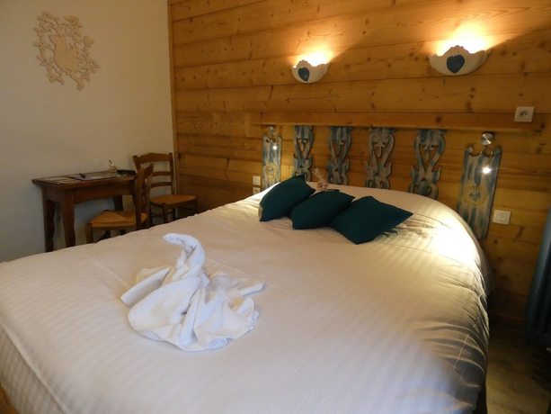 Imagen de la habitación del Hotel du Midi, Th&ocirc;nes. Foto 15